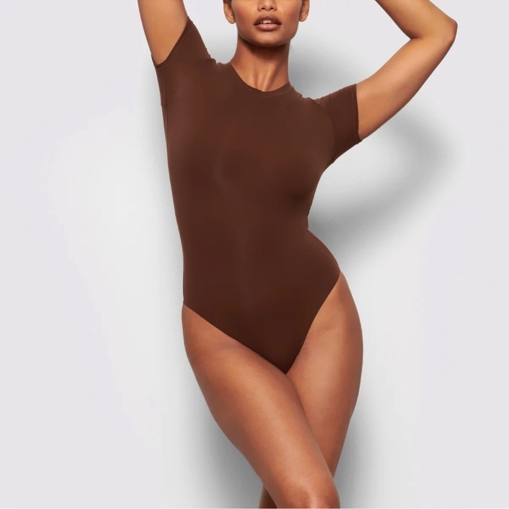 NWT Skims Fits Everybody T-Shirt Bodysuit Cocoa size XXS (B23)